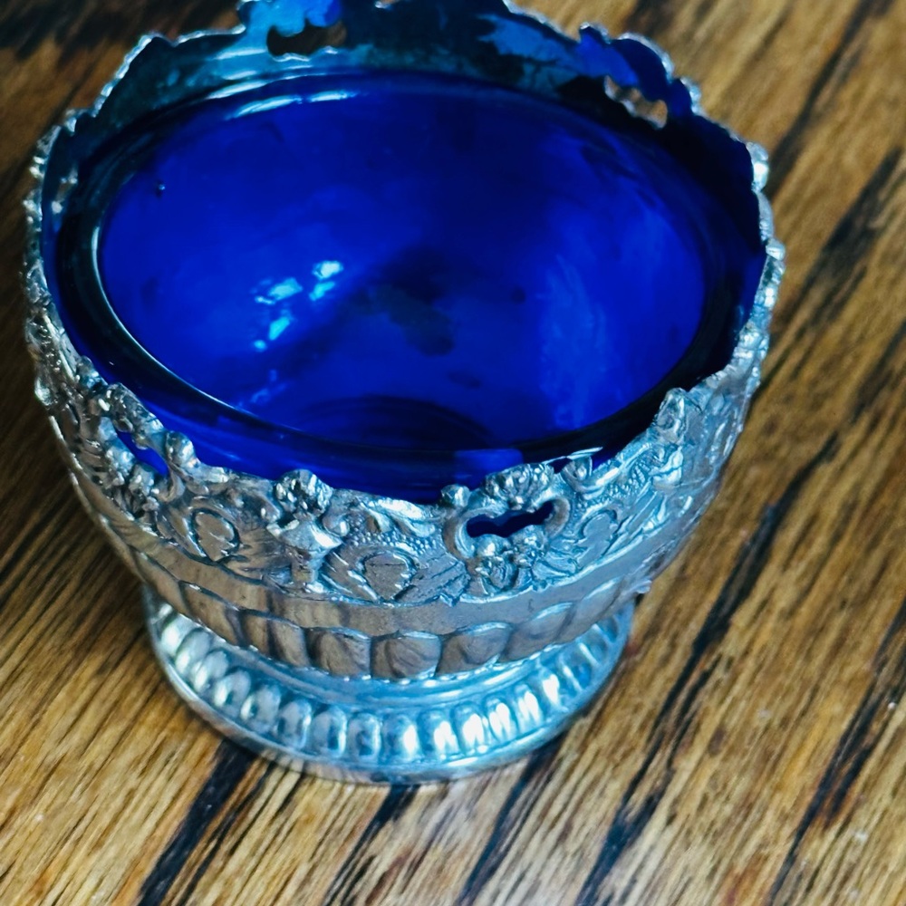 Elegant Antique/Vintage Silver/Plated Blue cobalt Glass Salt Bowl Set w spoons - Picture 10 of 14